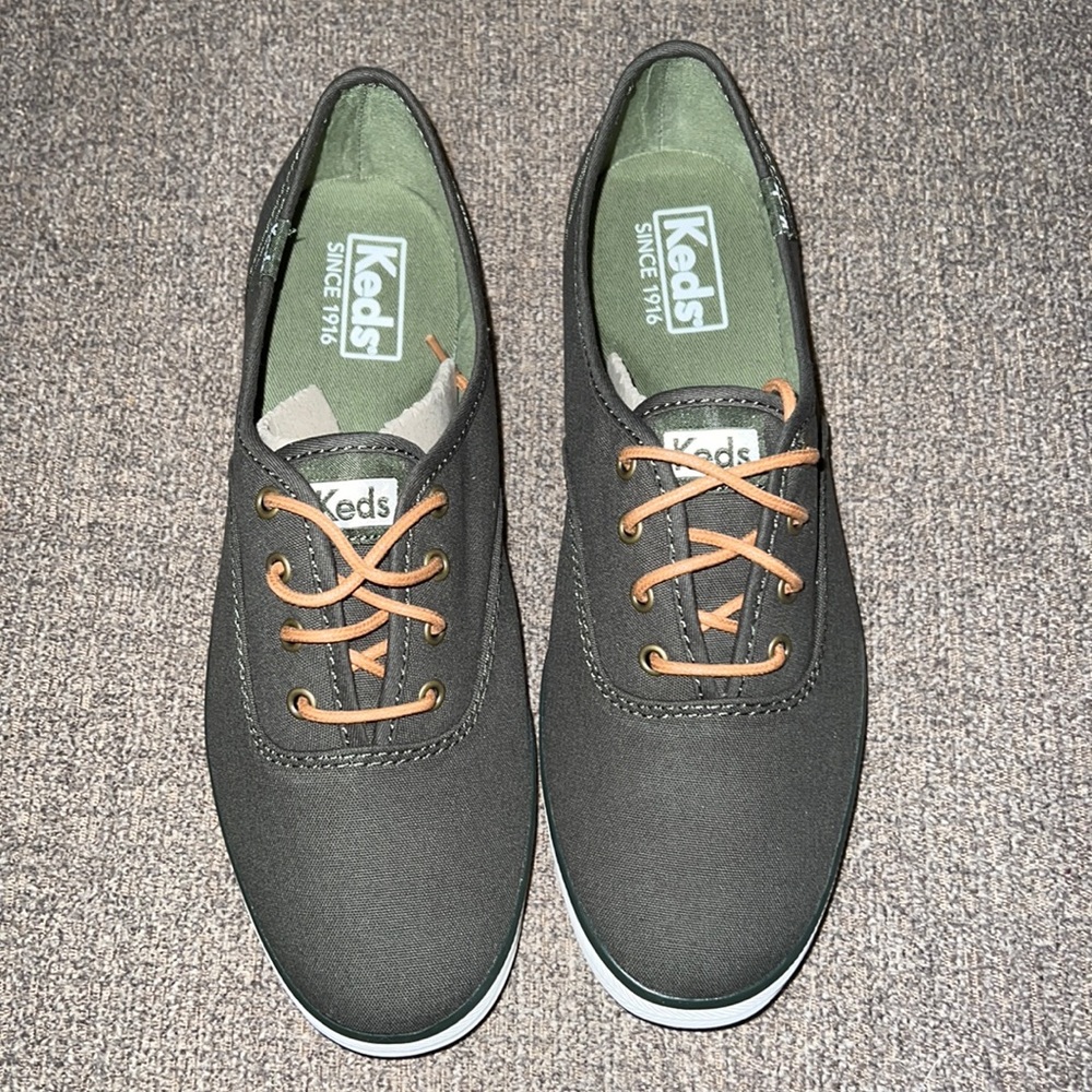 Cute Forest Green Keds